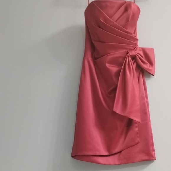 White House Black Market Dresses & Skirts - 🌹White House Black Market Strapless Satin Dress in Deep Rose Color Size 0